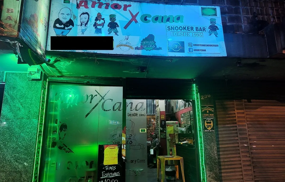 Homem morre em mesa de bar no Centro de Curitiba