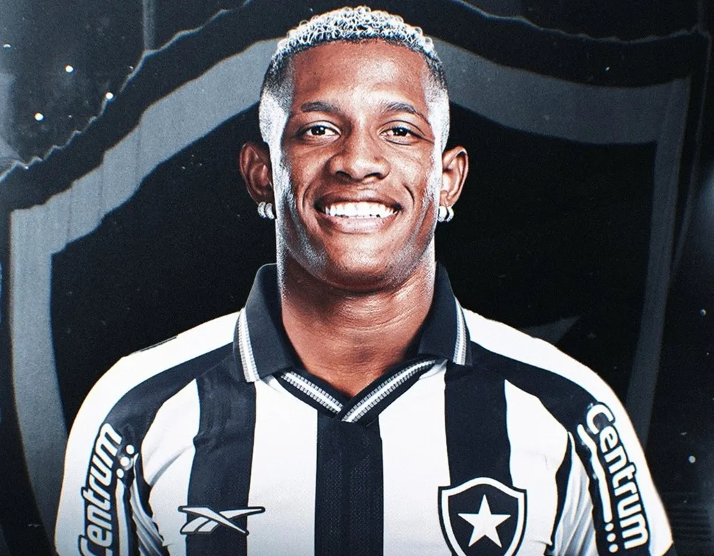 Danilo é anunciado no Botafogo