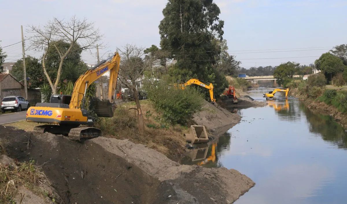 Rio Belém atravessa 37 bairros de Curitiba