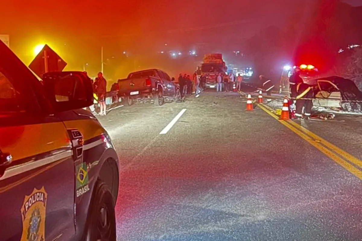 Acidente na BR-476, na Região Metropolitana de Curitiba