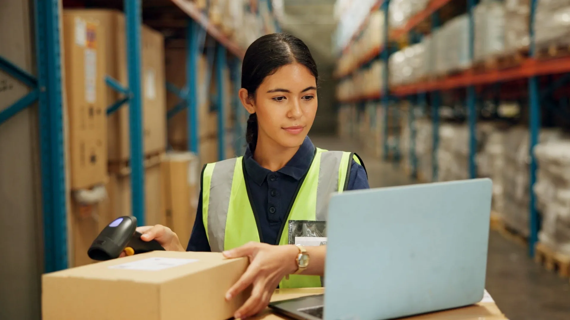 Descubra como o apoio de um bom fornecedor de embalagens, como a Kraft Plast, pode fazer seu negócio crescer com segurança