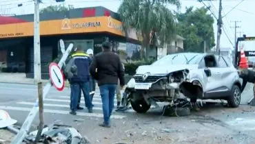 Acidente ocorreu em Curitiba e deixou importante via bloqueada