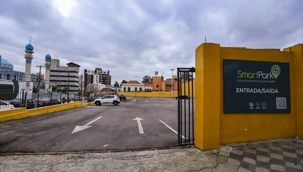 Curitiba irá inaugurar dois estacionamentos públicos no bairro Água verde
