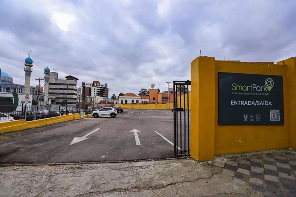 Curitiba irá inaugurar dois estacionamentos públicos no bairro Água verde