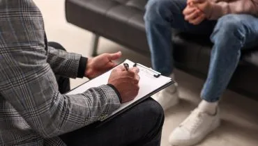 Homem é acusado de ser falso psicólogo em Curitiba