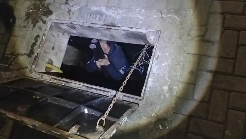 Guarda Municipal flagra furto de 100 kg de fios de cobre no Centro de Curitiba