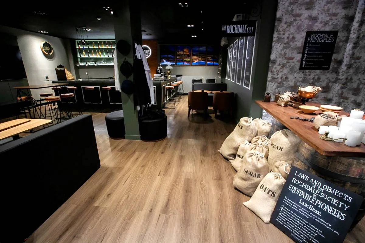 Cofre de agência se transforma em adega