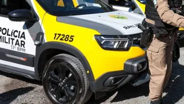 Imagem mostra uma viatura da Polícia Militar do Paraná.