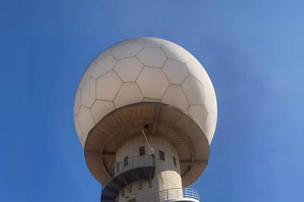 Radar gigante da Simepar monitora as chuvas no estado. Foto: Divulgação/Simepar