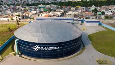 Imagem mostra um grande reservatório da Sanepar.