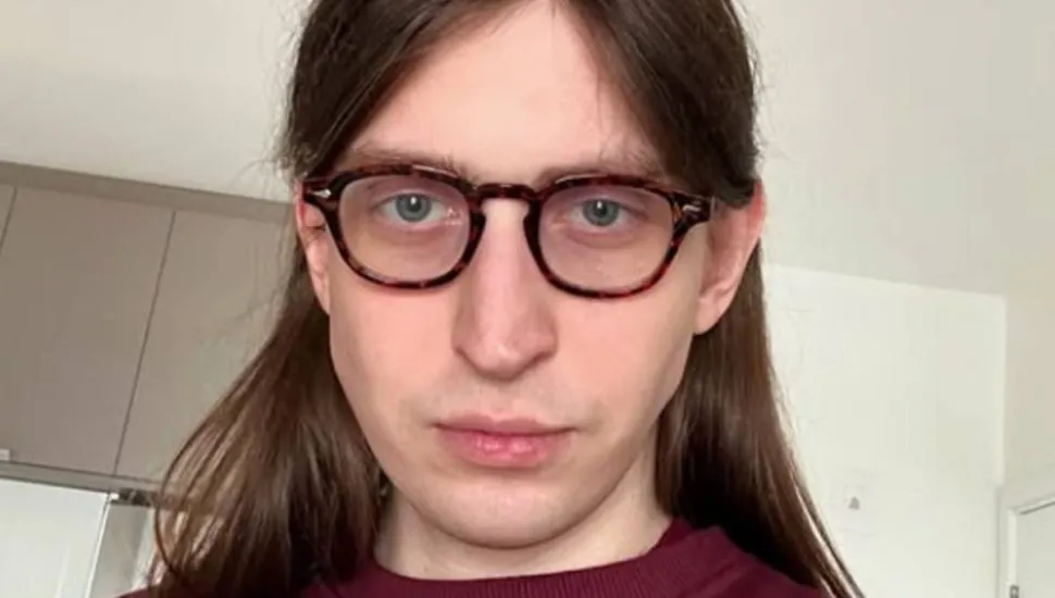 Felca é um youtuber, influenciador digital e humorista paranaense conhecido por seus vídeos de reação e sátiras de tendências da internet