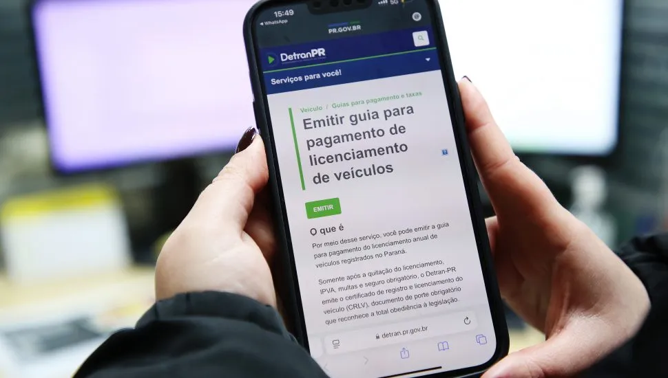 Licenciamento de veículos começa a vencer nesta sexta no Paraná