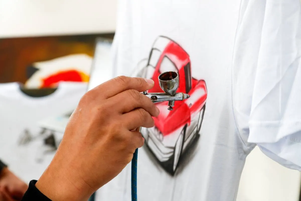 Vitor Maia caprichou na pintura de um Corvette Stingray  para a Tribuna. 