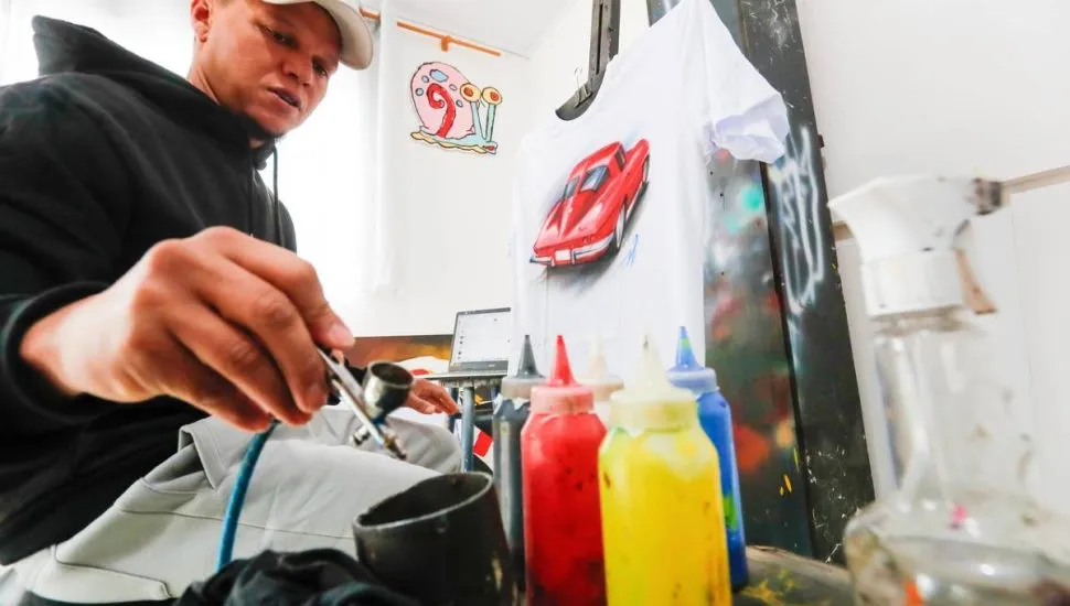 Vitor Maia caprichou na pintura de um Corvette Stingray para a Tribuna.