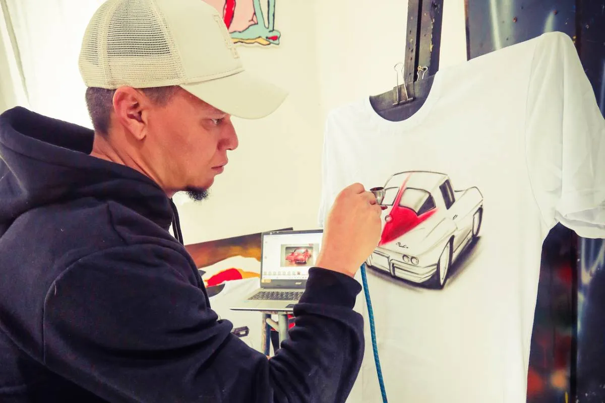 Vitor Maia caprichou na pintura de um Corvette Stingray  para a Tribuna. 