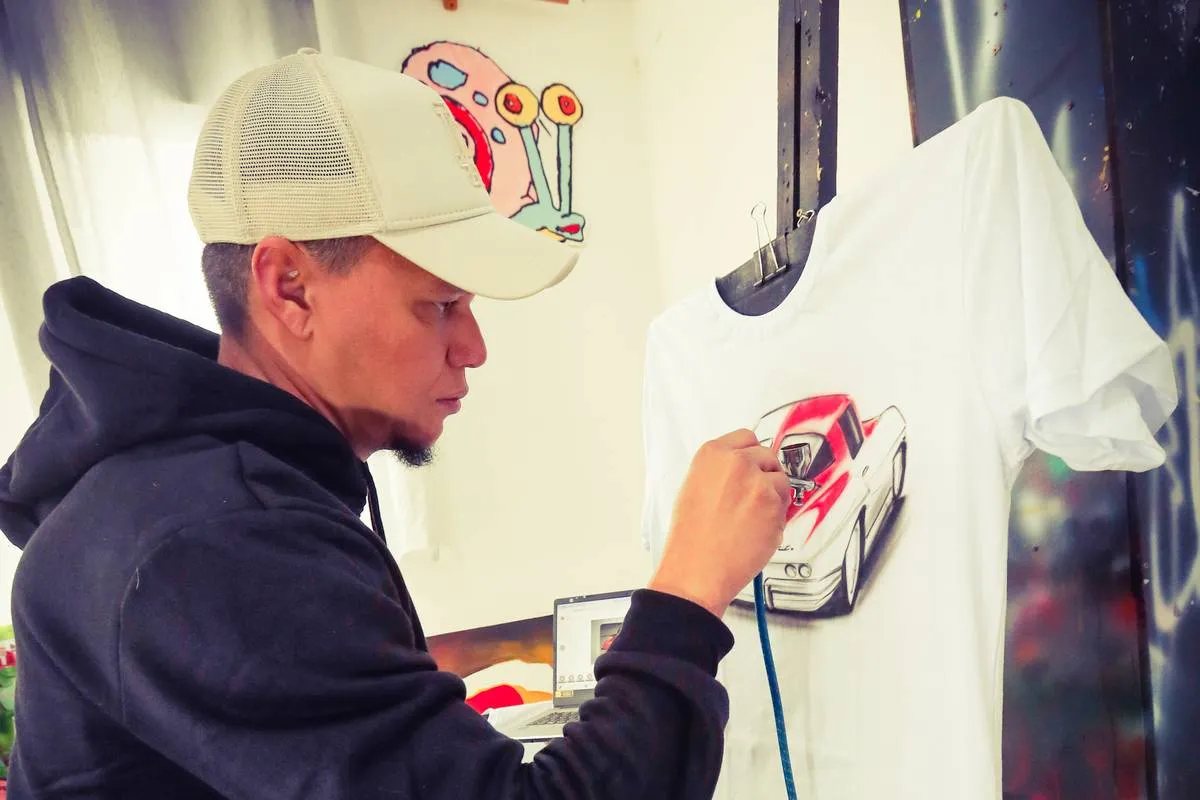 Vitor Maia caprichou na pintura de um Corvette Stingray  para a Tribuna. 