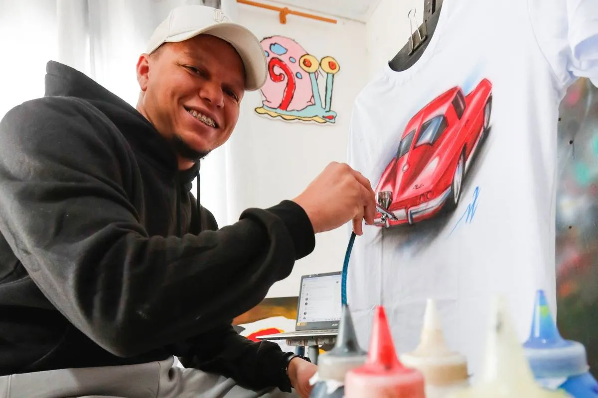 Vitor Maia caprichou na pintura de um Corvette Stingray  para a Tribuna. 
