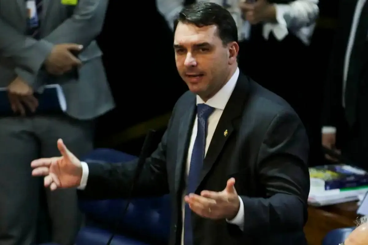 Imagem mostra o senador Flávio Bolsonaro (PL-RJ)