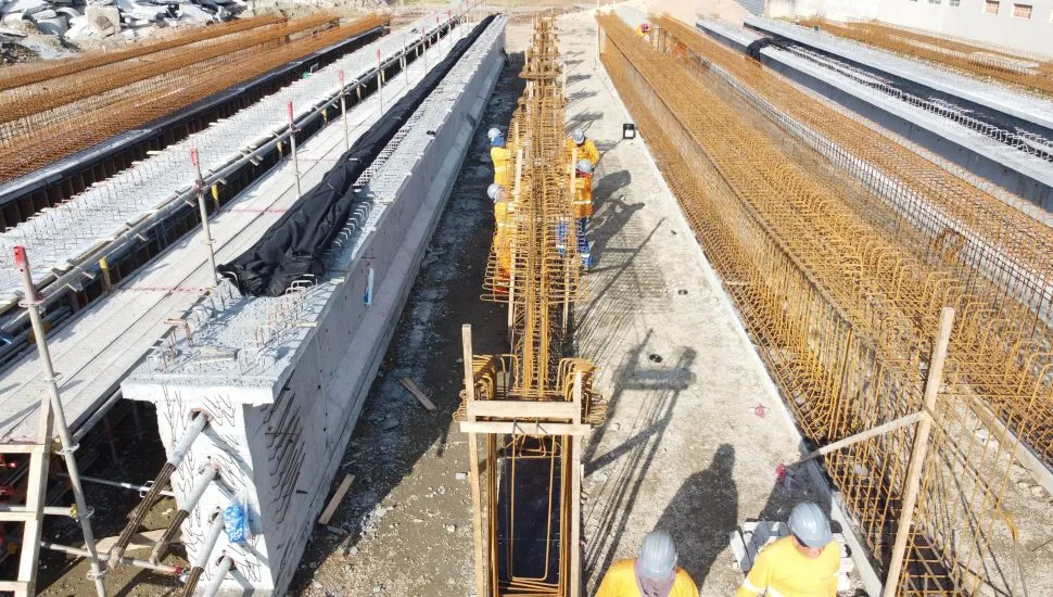 Vigas para novos acessos entre Curitiba e Pinhais