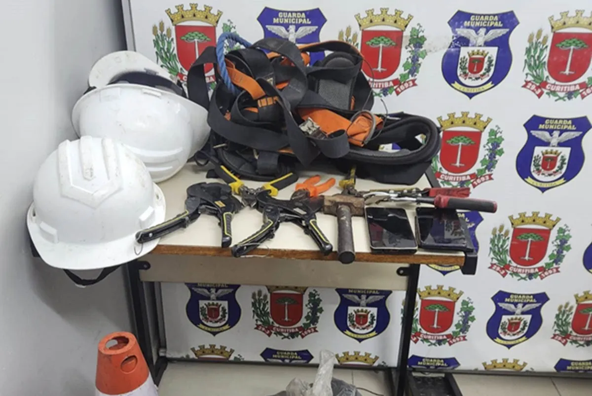 Furto de cabos de internet e telefonia em Curitiba