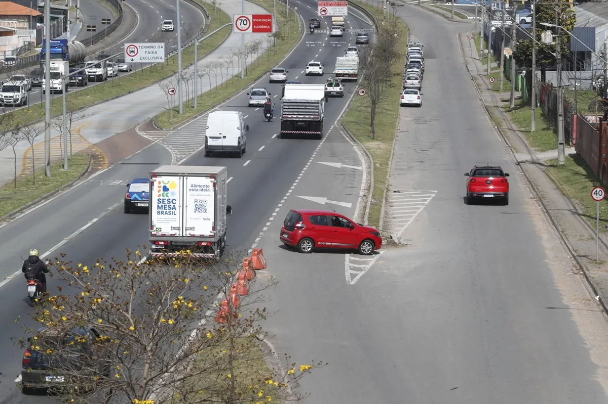 Linha Verde, na região do Tarumã, em Curitiba