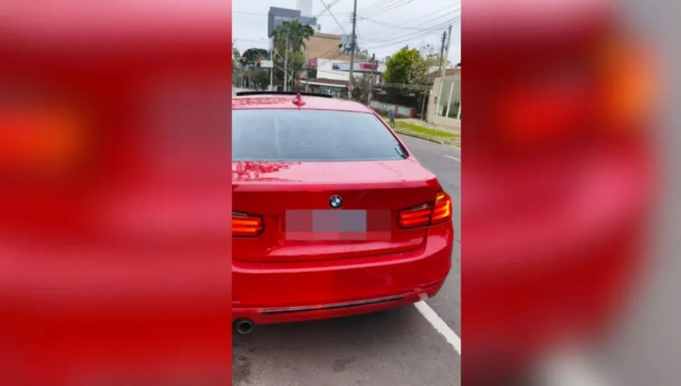 Carro apreendido em Curitiba