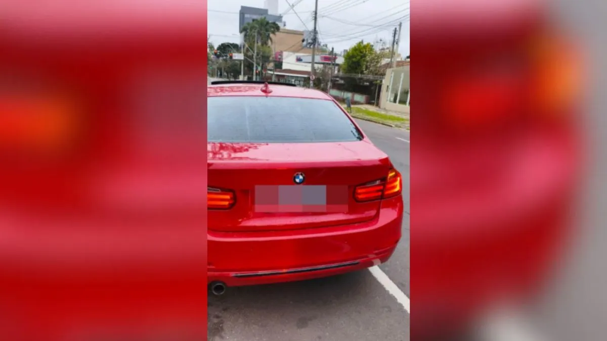 Carro apreendido em Curitiba