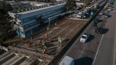 Trânsito na Avenida Victor Ferreira do Amaral, em Curitiba