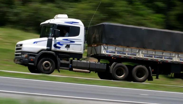 Além do transporte de grãos e cereais, cooperativas passaram a explorar também outras áreas, como cargas gerais, congelados, madeira e papel. (Foto: Divulgação/Sistema Ocepar)