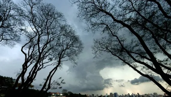 Chuvas intensas ameaçam o Paraná nesta segunda: saiba quais regiões