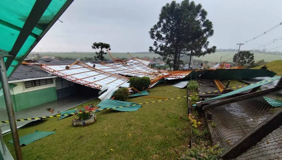 Chuva no Paraná provoca estragos em diversos municípios