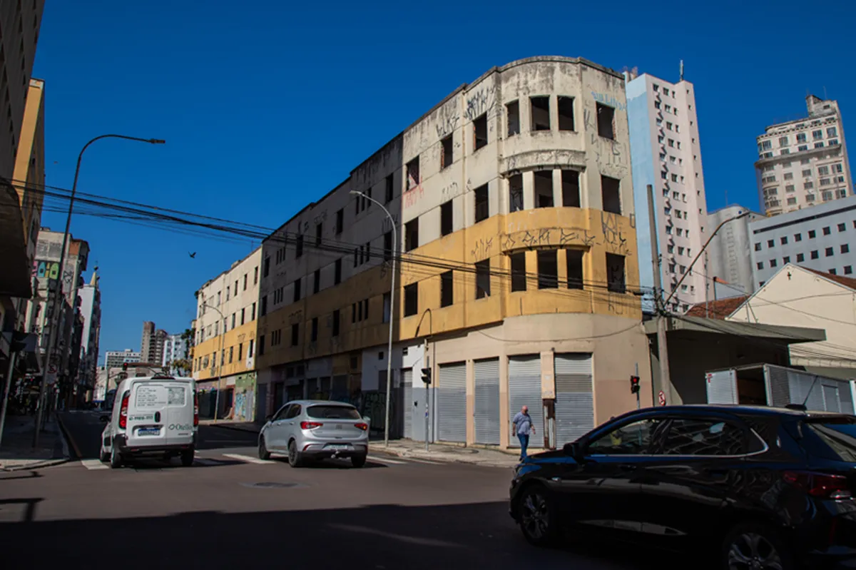 Prédio abandonado no Centro de Curitiba será entro de Economia Popular Solidária e Criativa