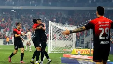 Athletico engata cinco vitorias na serie B e esta a um ponto do G-4.