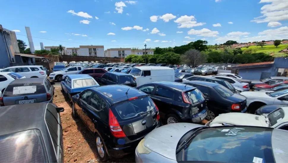 Carros apreendidos