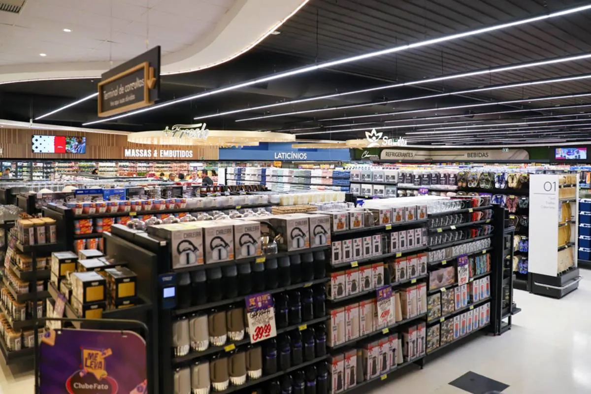 Imagem mostra uma nova loja do Super Mufato por dentro.