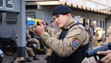 Arma de incapacitação neuromuscular, Taser 10