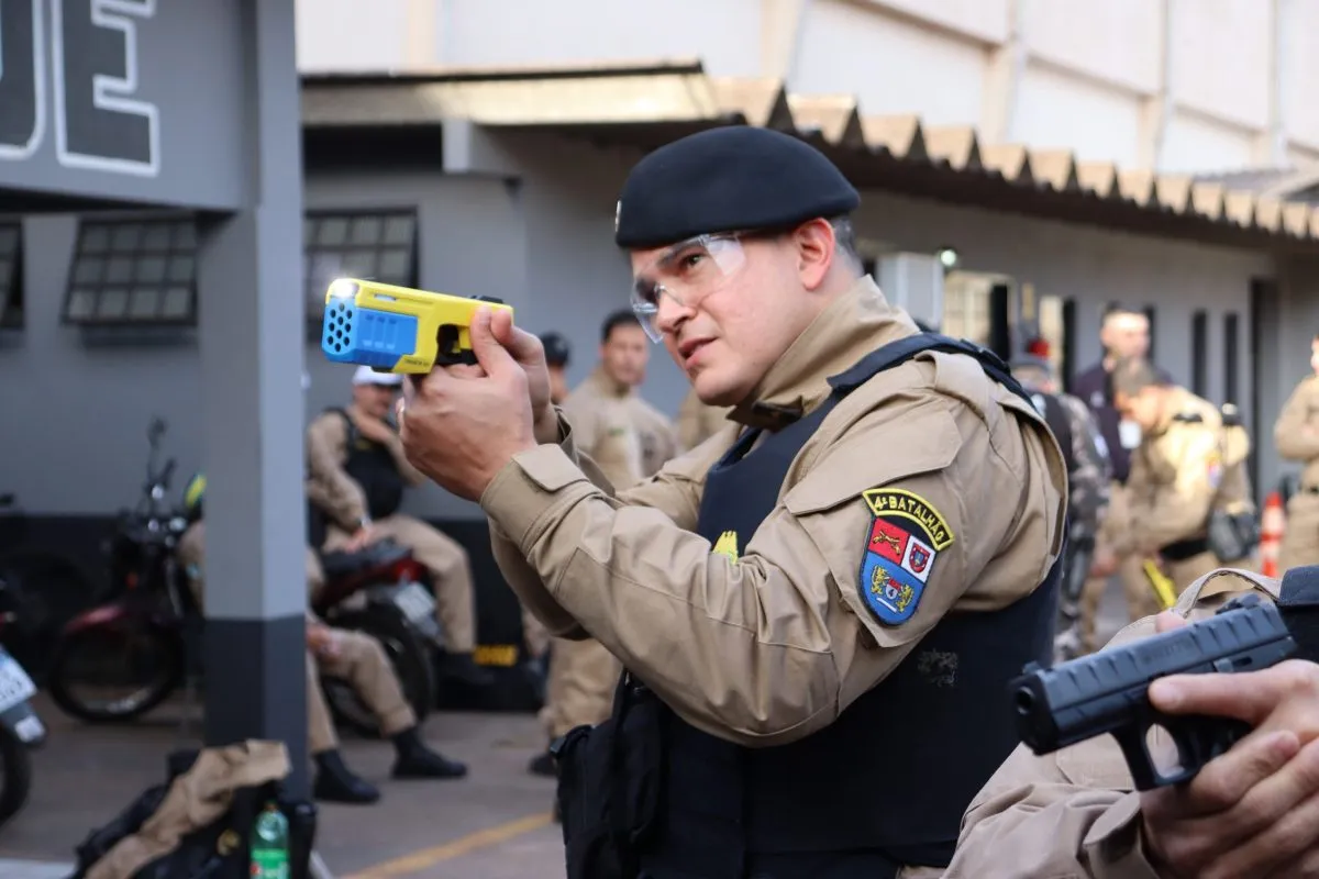 Arma de incapacitação neuromuscular, Taser 10