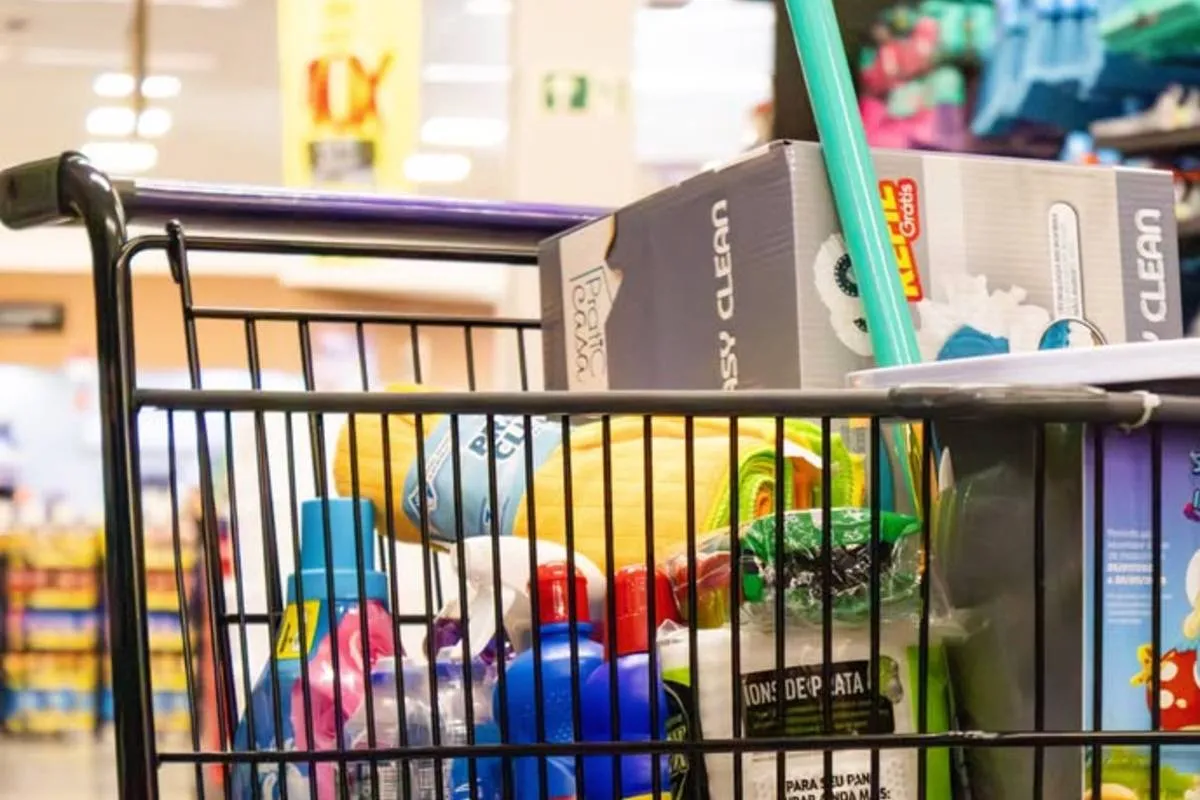 Imagem mostra um carrinho de compras