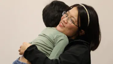 Criança é devolvida para mãe após ser retirada do Japão sem autorização