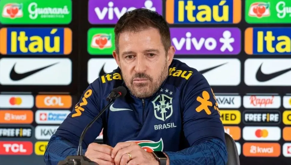 Substituto de Ramon Menezes será brasileiro.