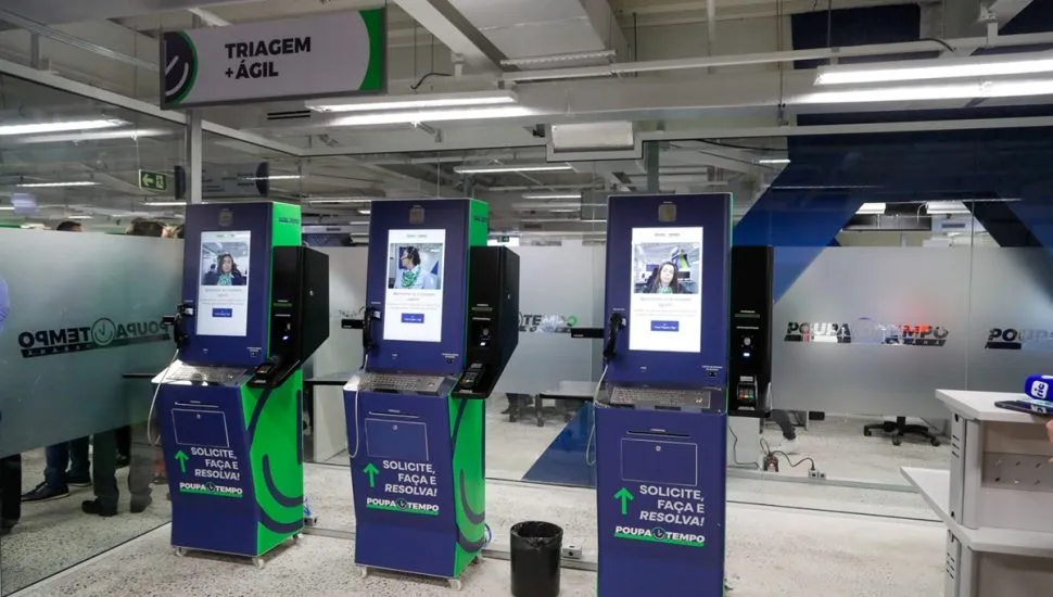 Primeira unidade do Poupatempo Paraná, aberta em Curitiba