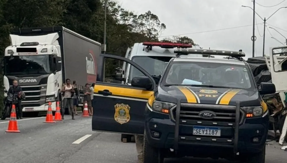 Acidente na BR-376, no litoral do Paraná