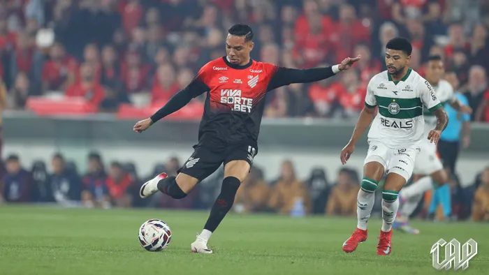 Athletico e Coritiba disputam acesso a Série A