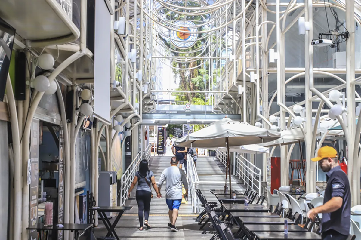 Rua 24 Horas, no Centro de Curitiba