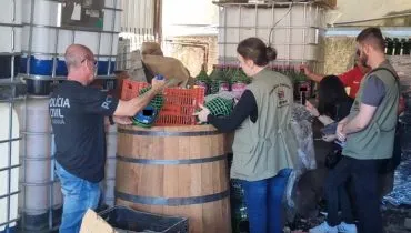 Polícia descobre esquema de reutilização de embalagens de bebidas e alimentos em Curitiba