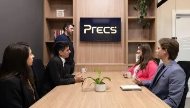 PRECS combina análise jurídica especializada, governança sólida e atendimento humanizado.