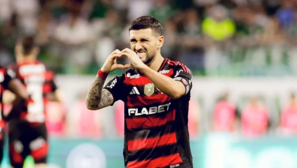 Arrascaeta foge de multidão e se deparou com assalto