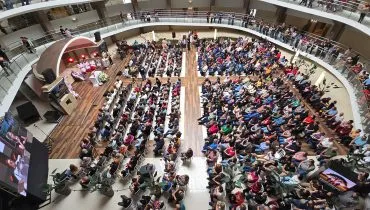 O Cemitério Vertical de Curitiba realiza uma programação especial de Finados com demonstrações de fé, recordações e afetos.