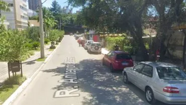 Imagem mostra uma rua de Curitiba que mudou de sentido.