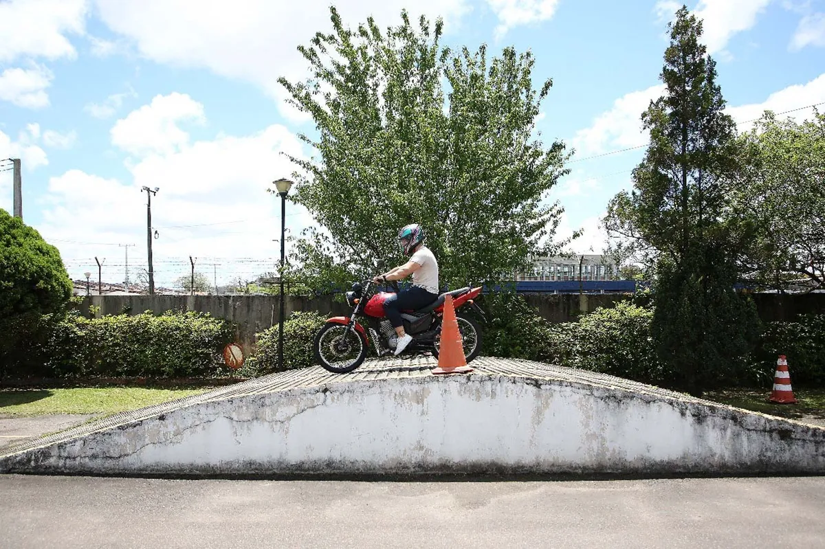 Prova prática para CNH para moto no Paraná